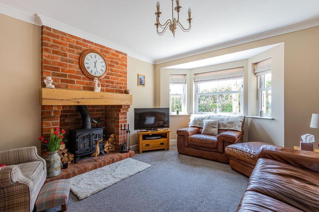 Property photo 2 of 33 Sunnyside 3 (26 Of 43).Jpg