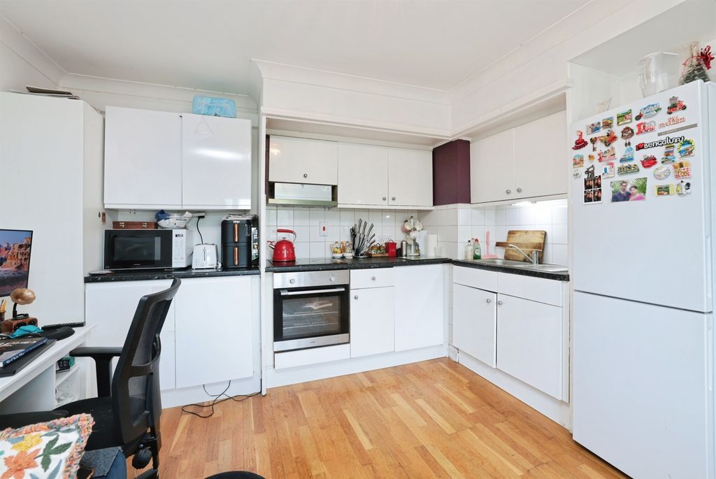 Property photo 3 of 8