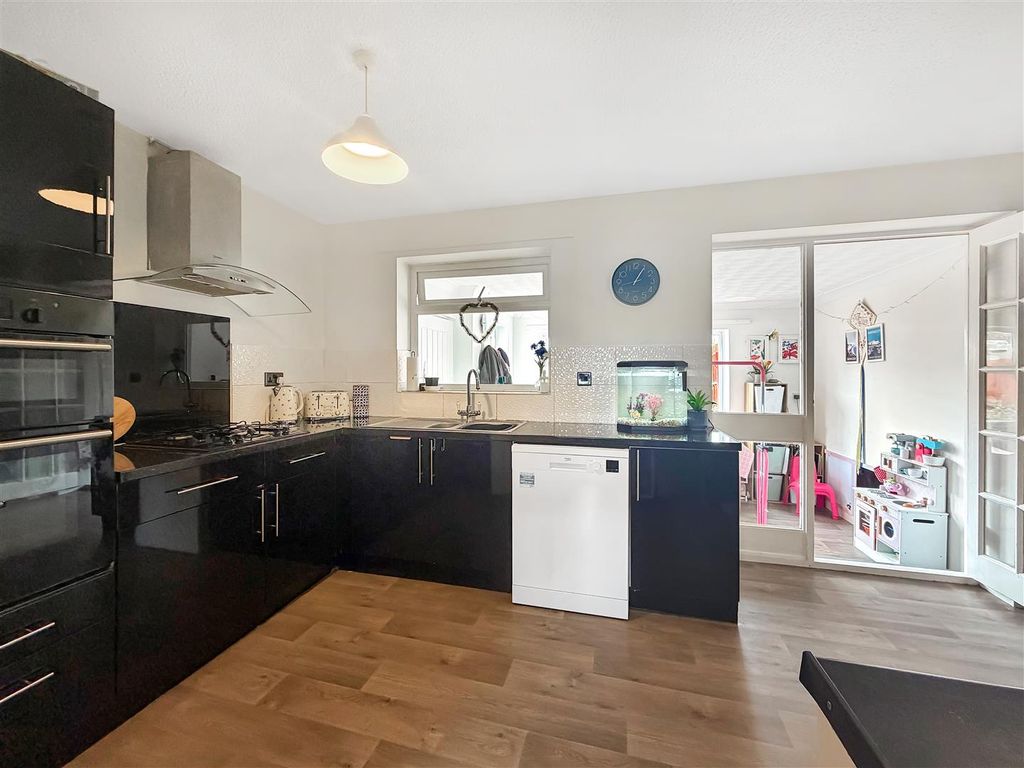 Property photo 3 of 13 Img_5284.Jpg