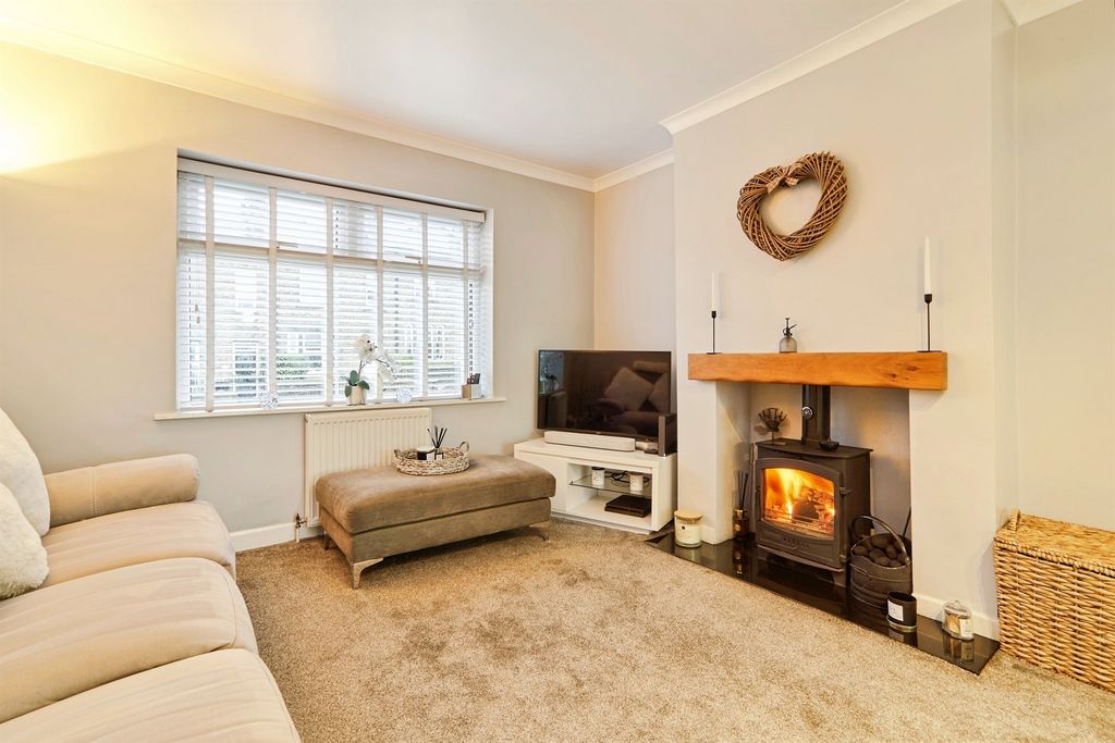 Property photo 2 of 23