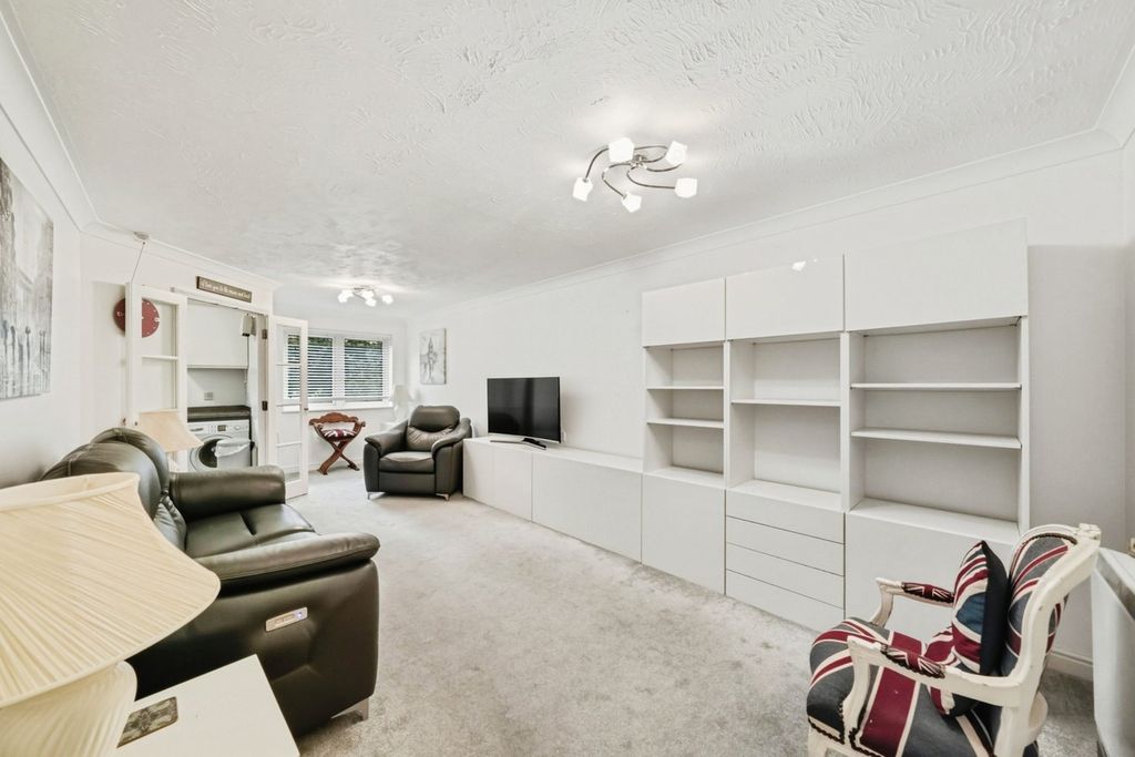 Property photo 2 of 19