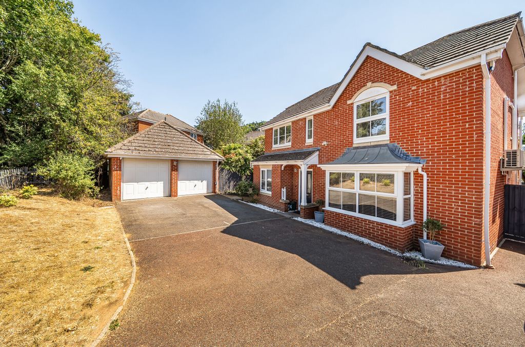 Property photo 1 of 18 Front