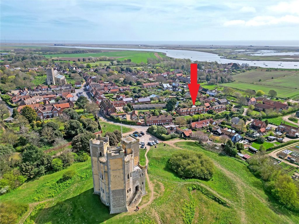 Property photo 1 of 15 3 Castle View