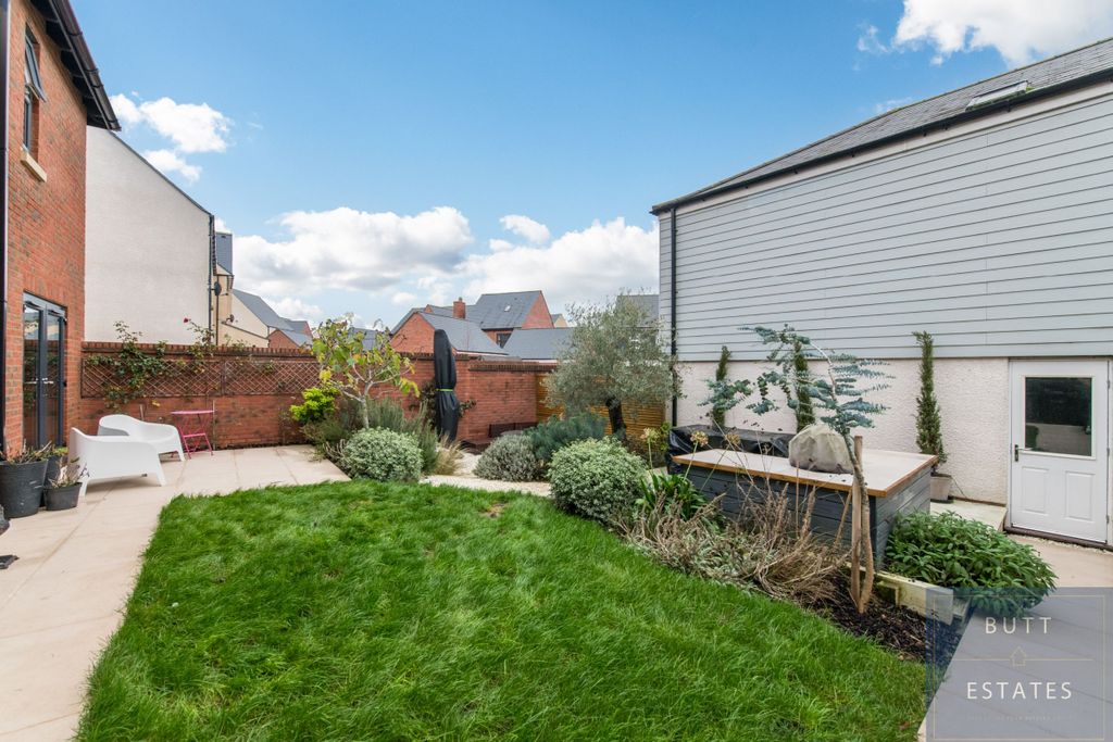 Property photo 2 of 15