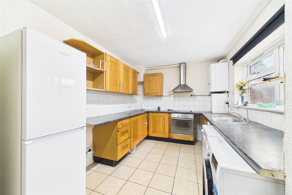 Property photo 3 of 7 Picture No. 27