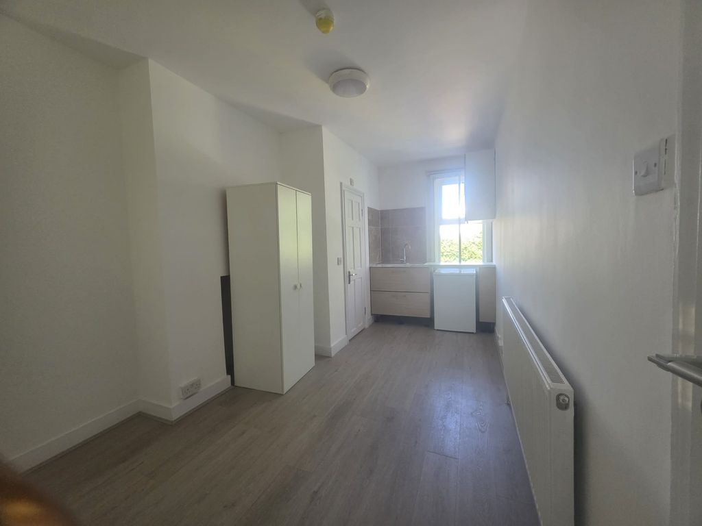 Property photo 1 of 11 Studio Available