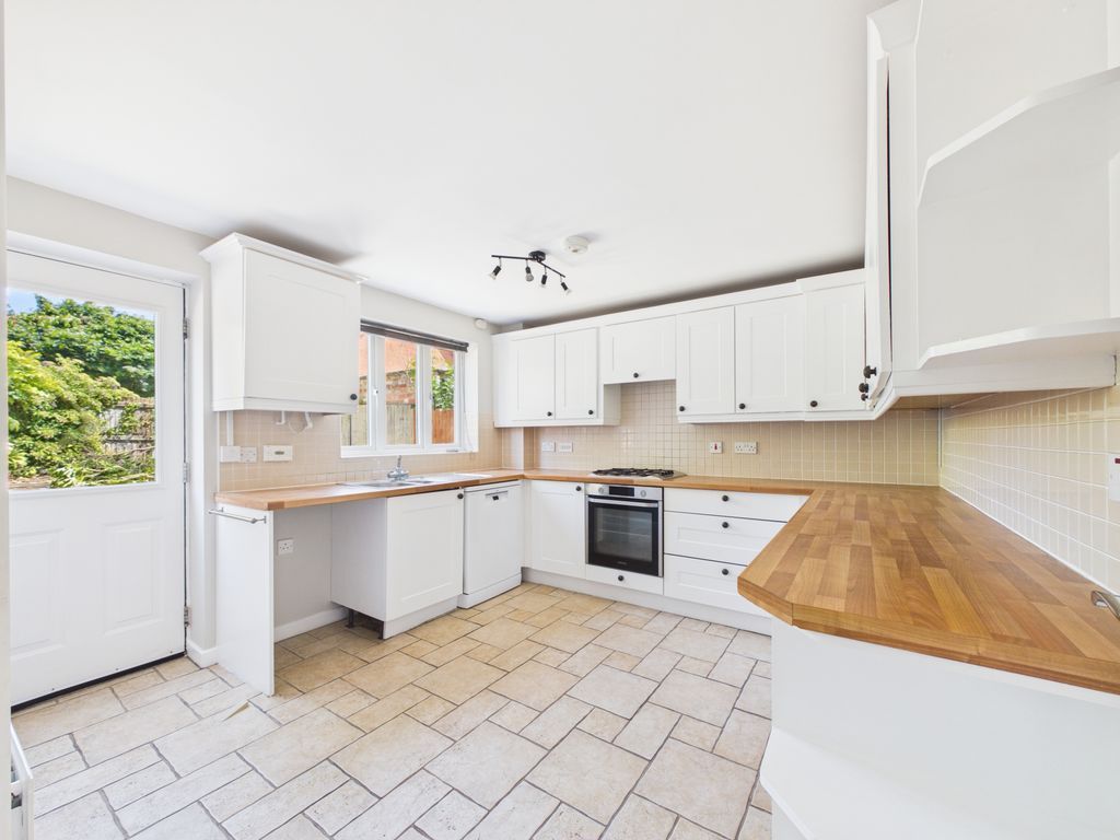Property photo 2 of 18 Kitchen