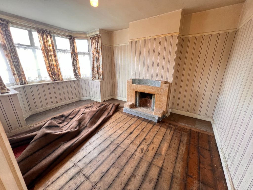 Property photo 2 of 11 3319042