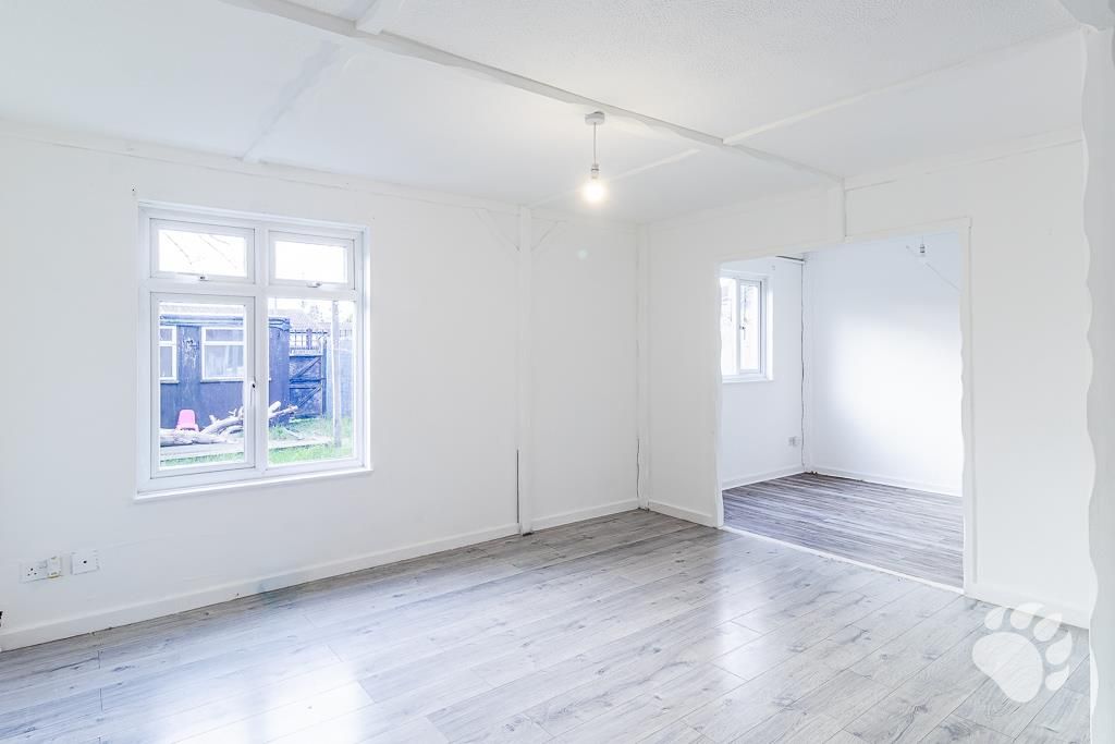 Property photo 2 of 20 Lounge