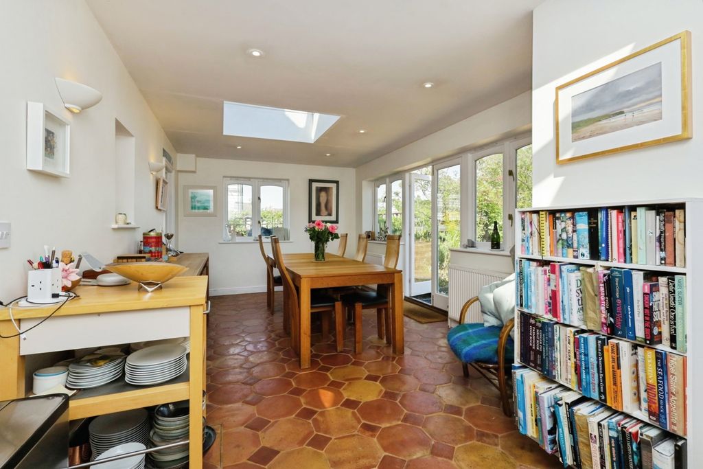 Property photo 3 of 21 Pbox-Img.Jpg