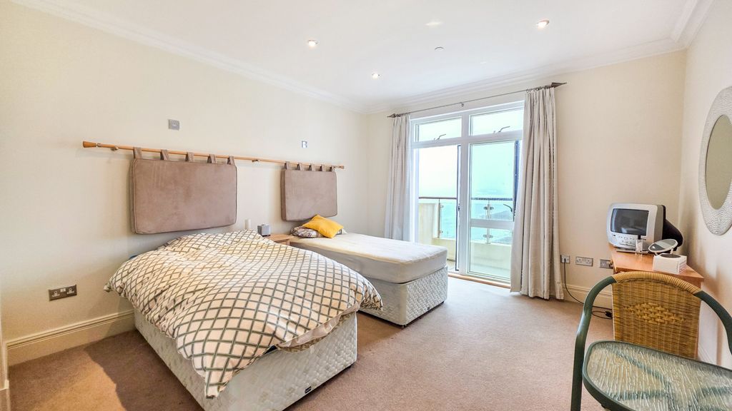 Additional image 17 of 1 bed flat for saleApt. 12 Majestic Apartments, King Edward Road, Onchan IM3