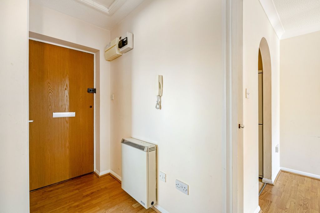 Property photo 2 of 13 112544_Flat 26 Ca...