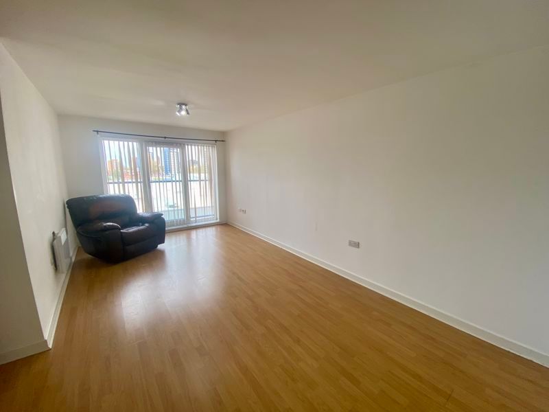 Property photo 3 of 8 Photo 6