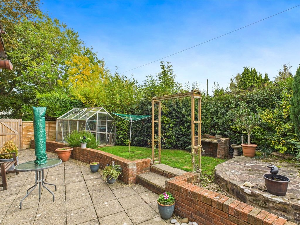 Property photo 3 of 17 Picture No. 02