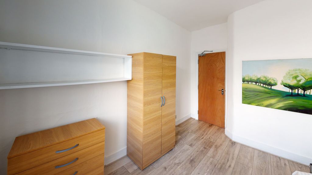 Property photo 3 of 6