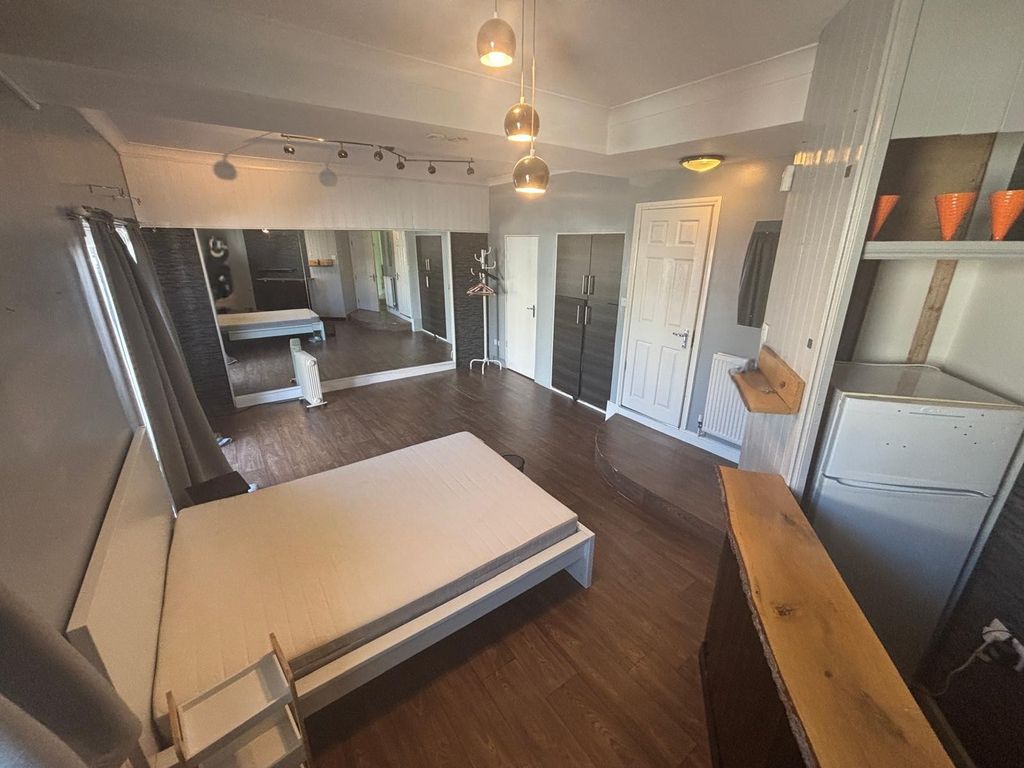 Property photo 1 of 13 2