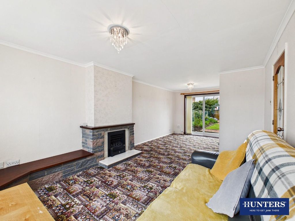 Property photo 3 of 18 Living/Dining Room