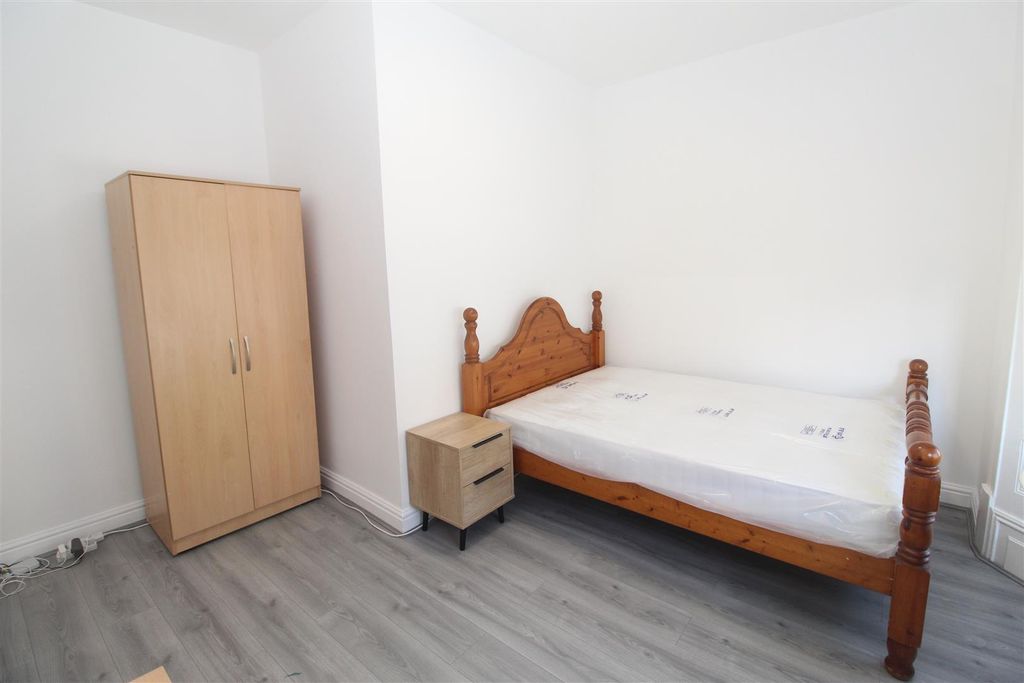 Property photo 2 of 15 Squli7H2Gkypg8L4Cwk4Vq.Jpg