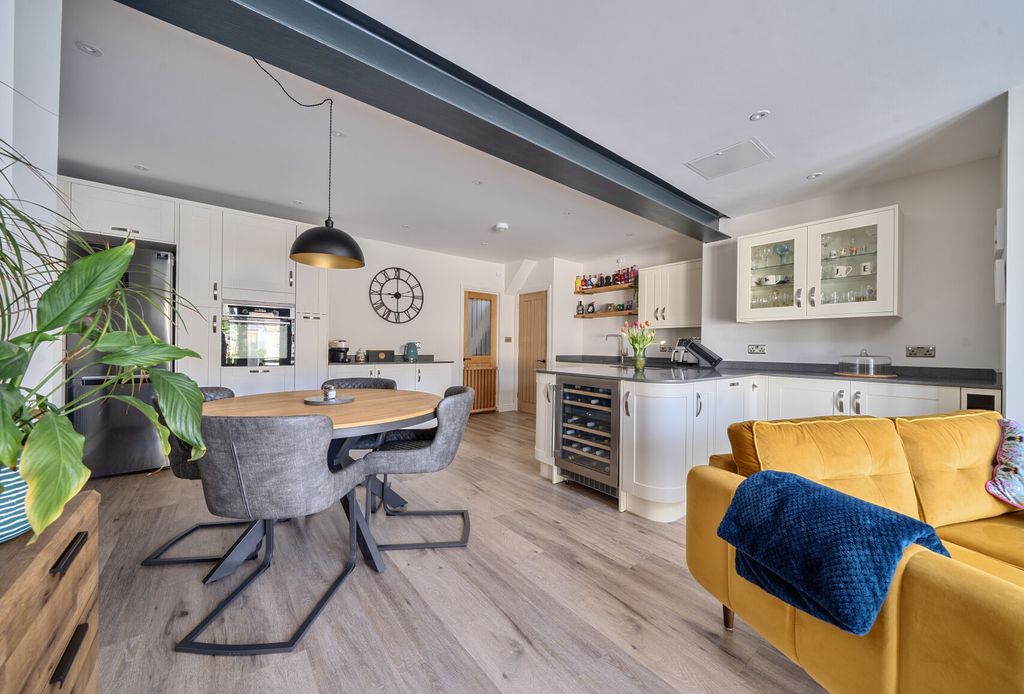 Property photo 2 of 23 1455712-16-6A058A...