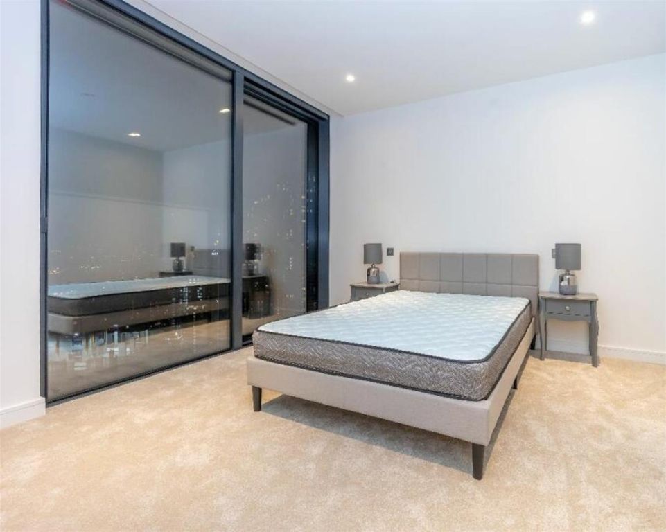 Property photo 3 of 5 Spacious Bedroom