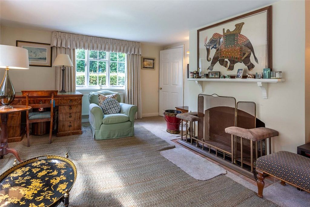 Property photo 3 of 12 Sitting Room