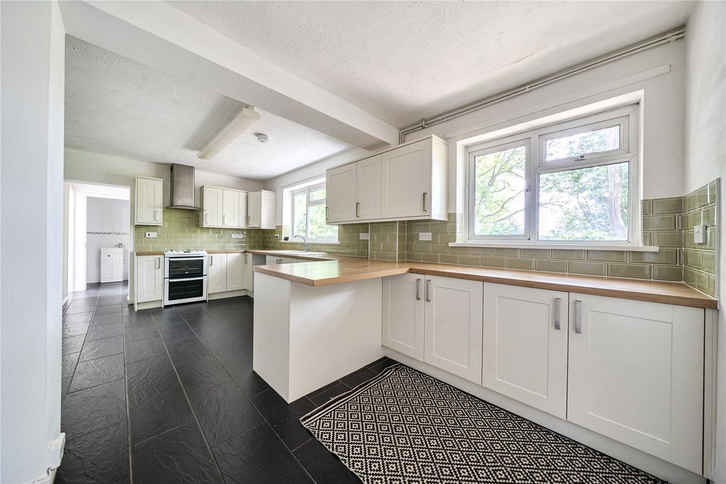 Property photo 2 of 8 Kitchen