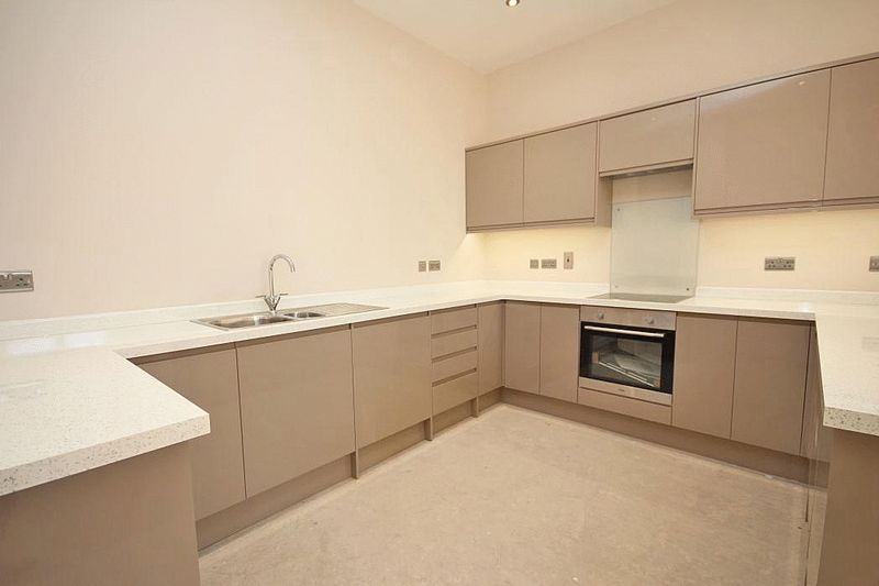 Property photo 3 of 15 Kitchen