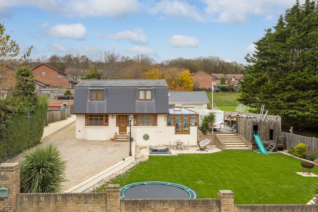 Property photo 1 of 47