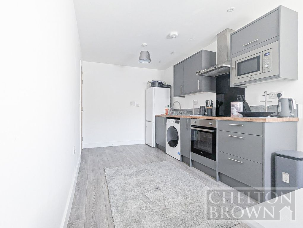 Property photo 1 of 10 Kitchen/Living Room