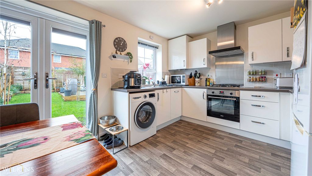 Property photo 2 of 24 Picture No. 08