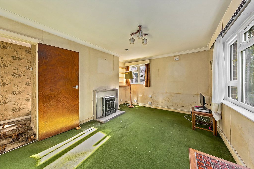 Additional image 7 of 2 bed flat for saleHartland Road, Hampton Hill TW12
