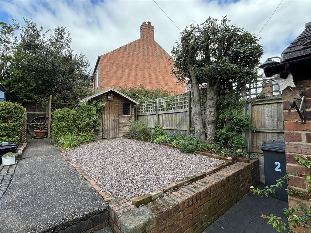 Property photo 3 of 13 Outside