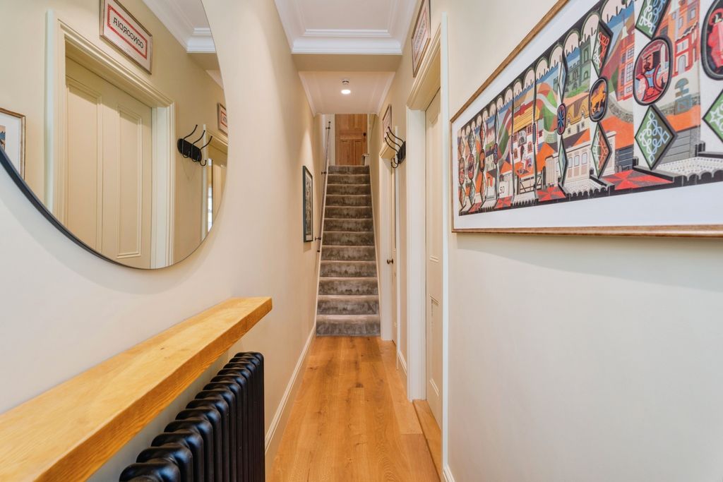 Property photo 3 of 28 Entrance Hallway