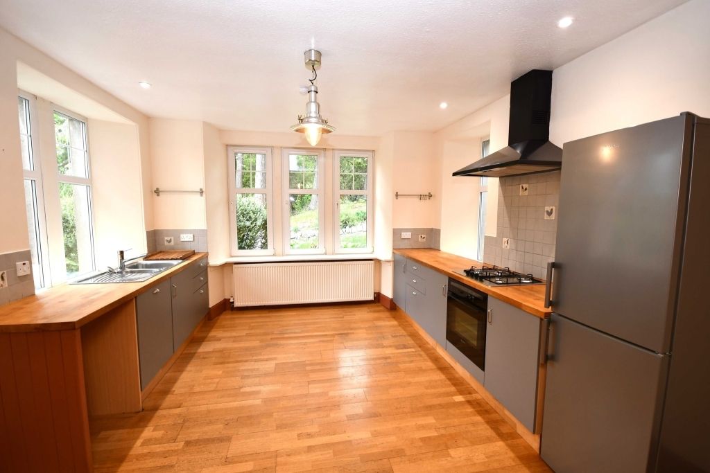 Property photo 3 of 11 Photo