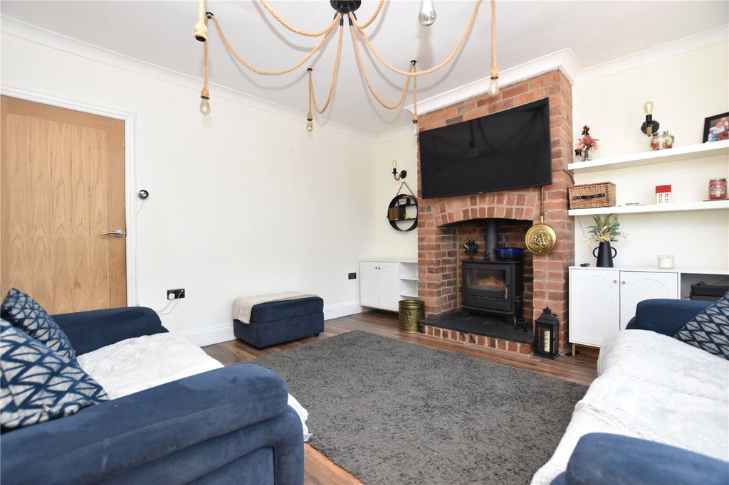 Property photo 2 of 21 Picture No. 08