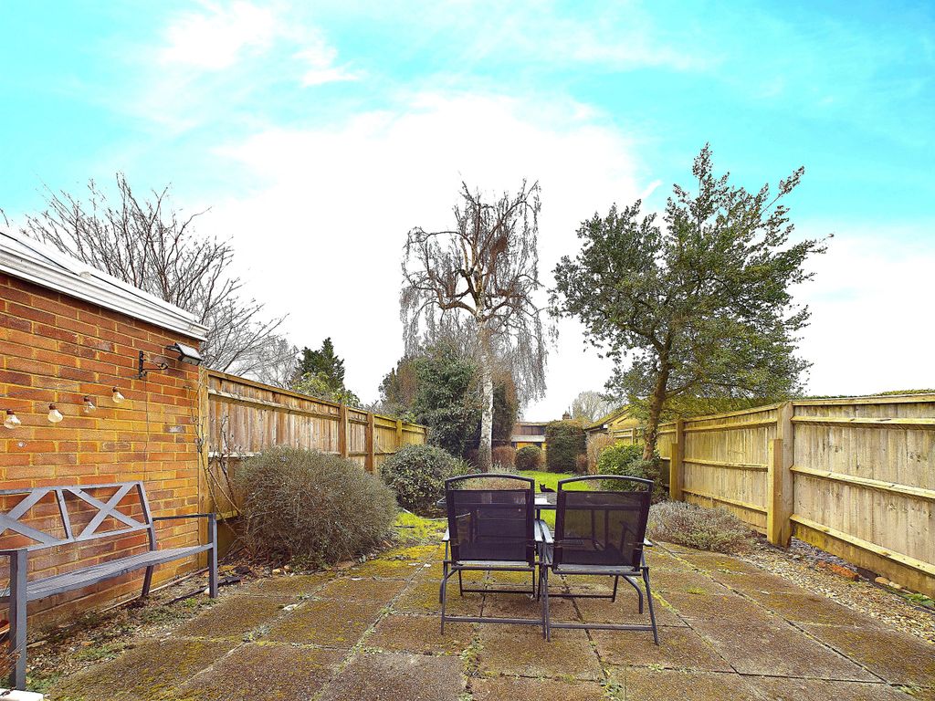 Property photo 3 of 13 Garden 2 Edit