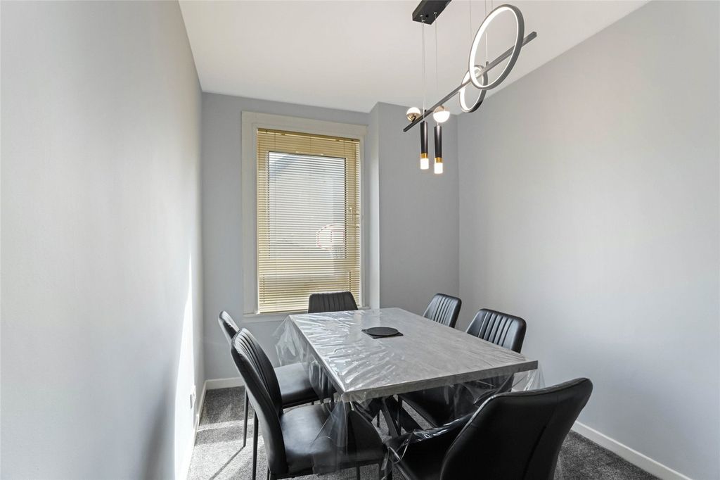 Property photo 3 of 16 Dining Room