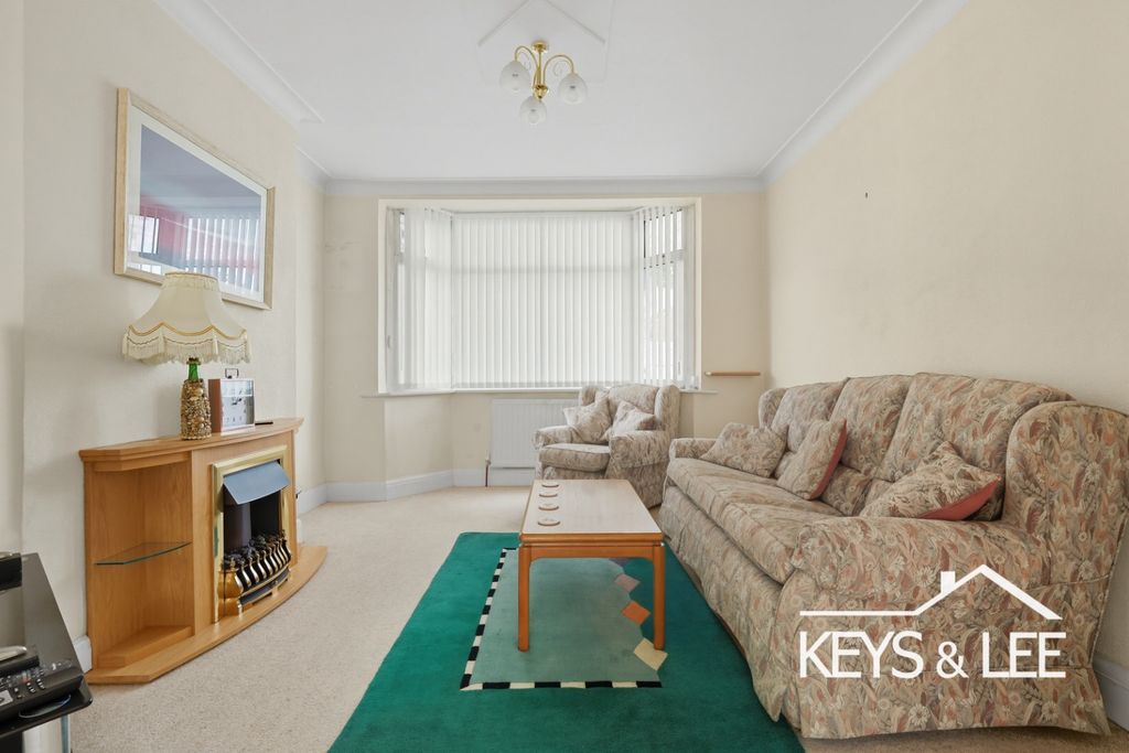 Property photo 3 of 13 4455164