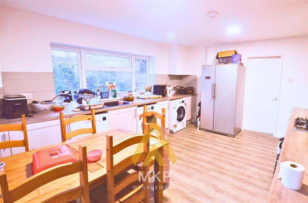 Property photo 2 of 11 4.Png