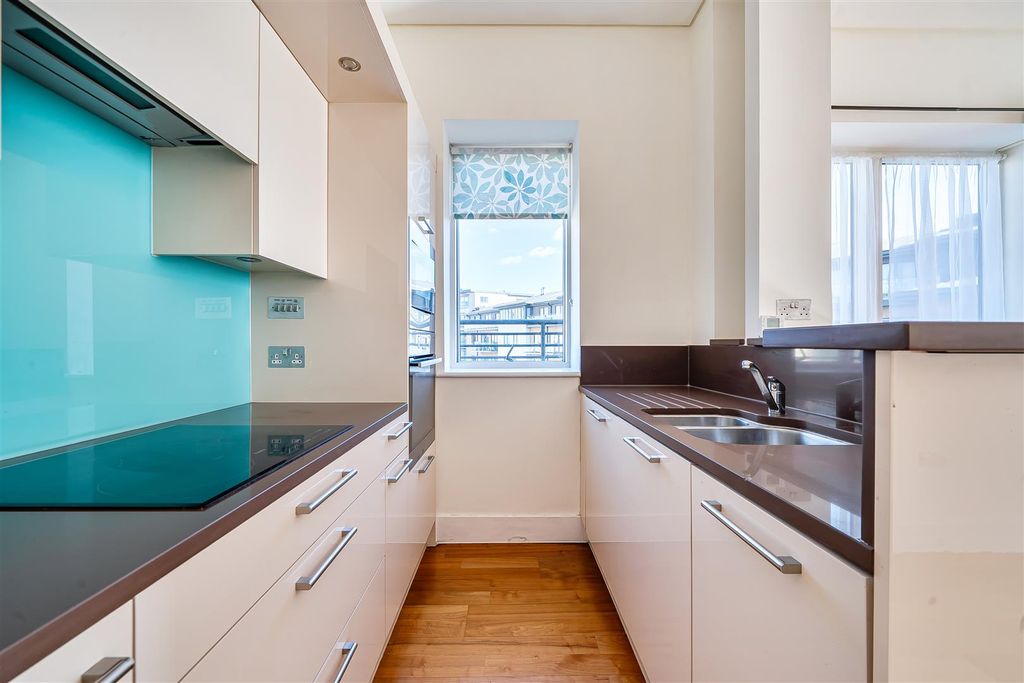 Property photo 3 of 13 Kitchen