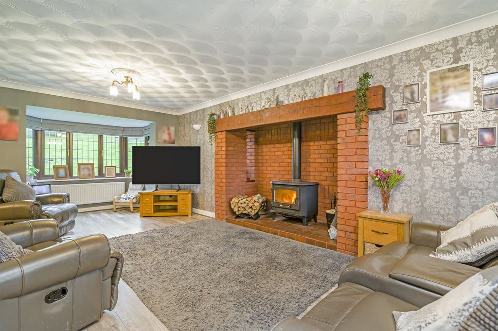 Property photo 3 of 27