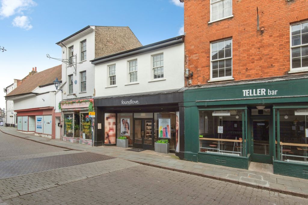 Property photo 2 of 20