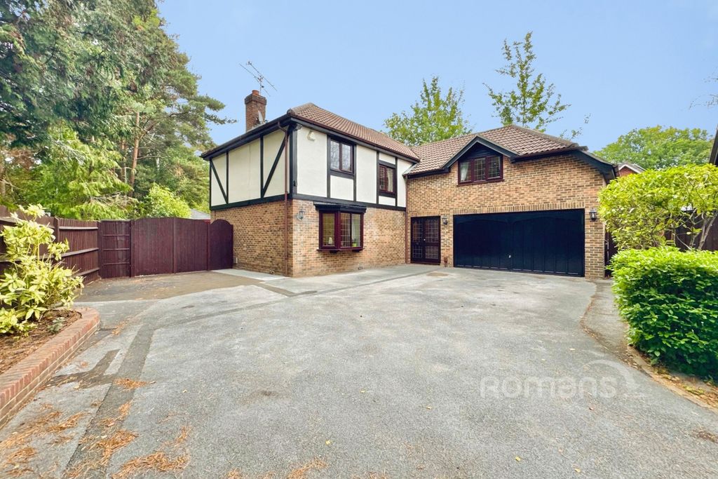 Property photo 1 of 19 Front
