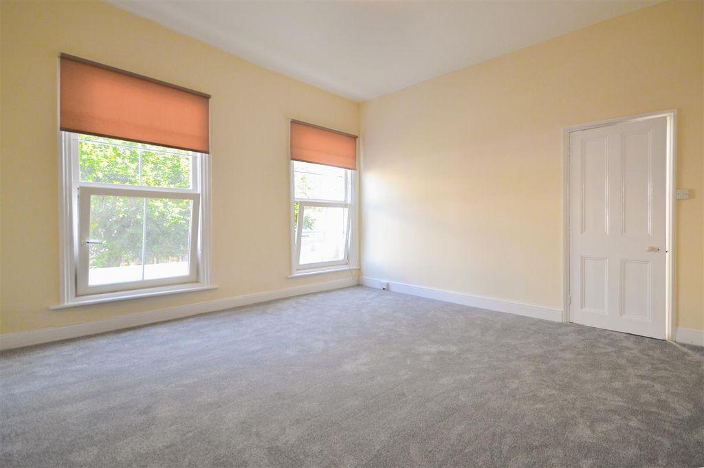 Property photo 2 of 13 2-Living Room 2.Jpg