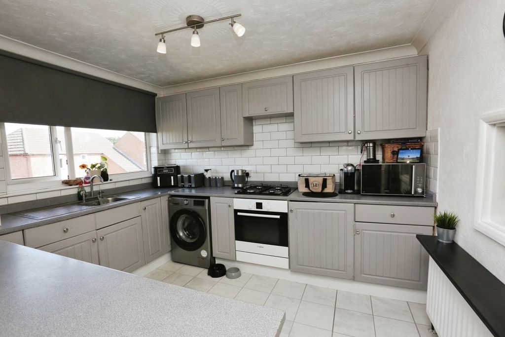Property photo 3 of 16 Photo