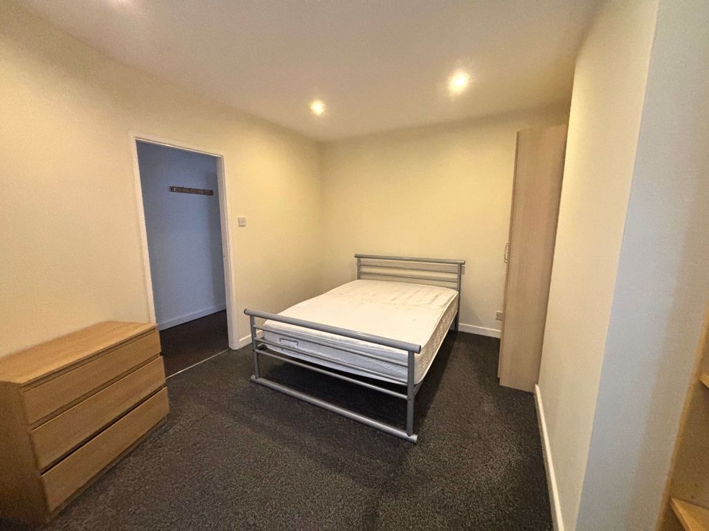 Property photo 3 of 7 Bedroom