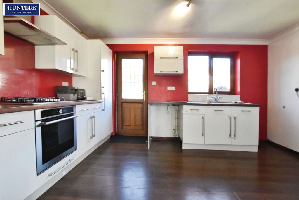 Property photo 3 of 8 Pbox-Img.Jpg
