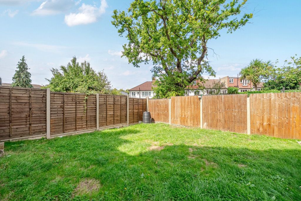 Property photo 2 of 12 Picture No. 11