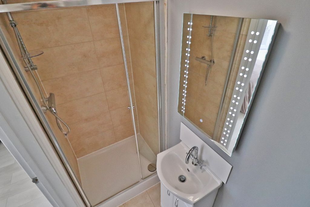 Property photo 3 of 4