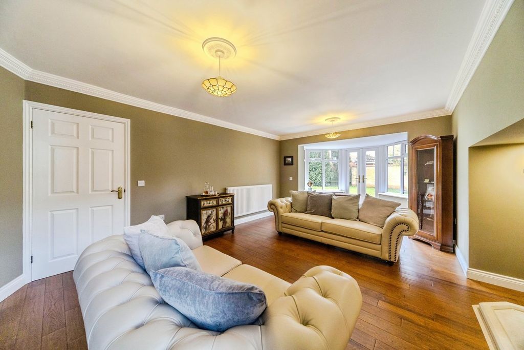 Property photo 3 of 32